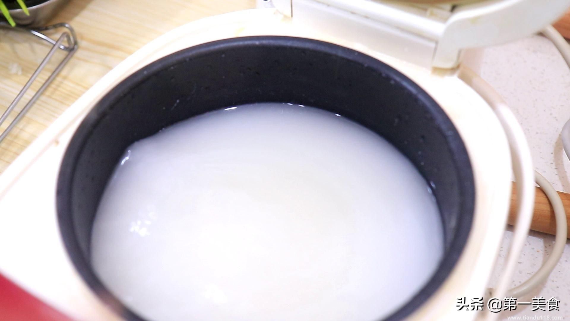 普通蛋炒飯的做法簡(jiǎn)單步驟（怎樣做蛋炒飯最好吃）(圖2)