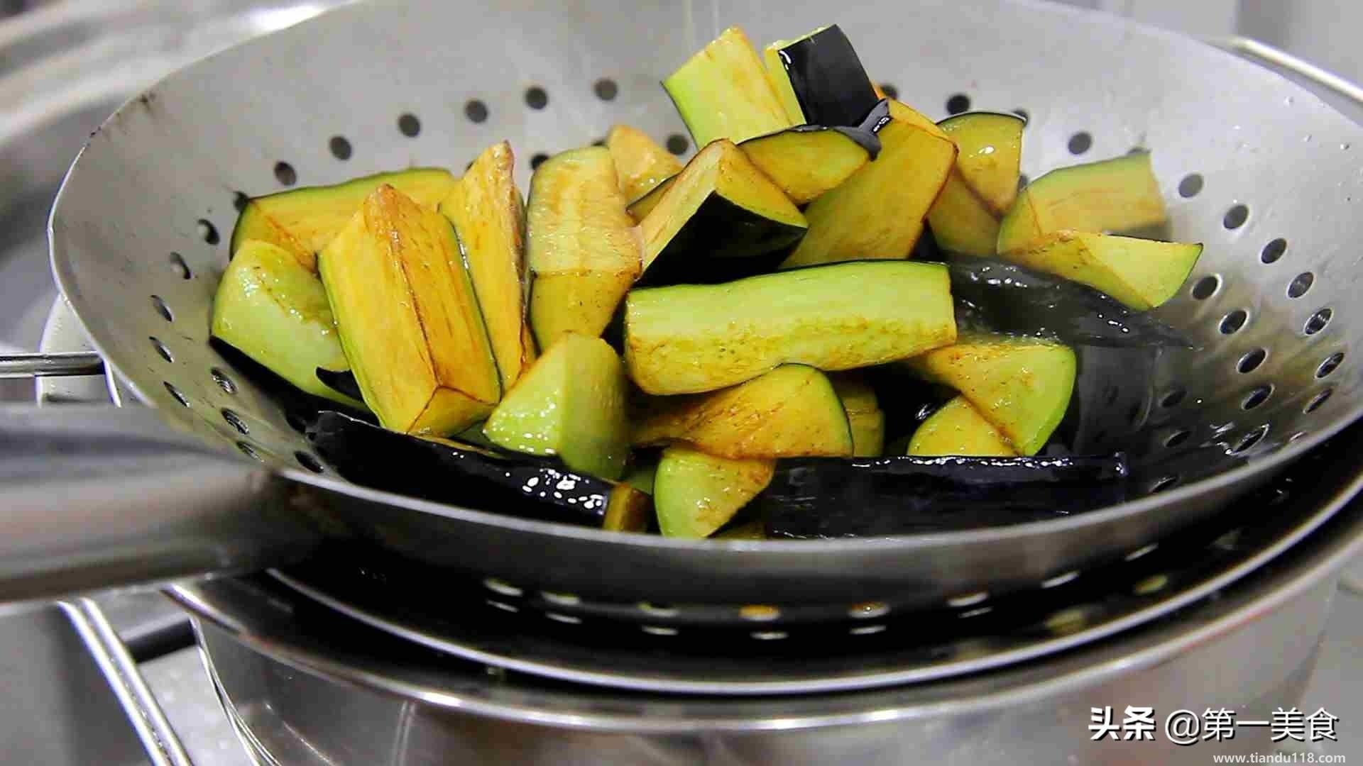 魚(yú)香茄子的做法（魚(yú)香茄子怎么做）(圖3)