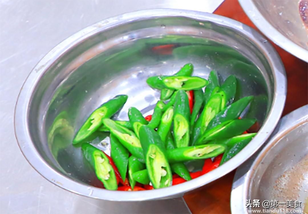 炒豬肝的做法（新鮮豬肝怎么炒好吃）(圖7)