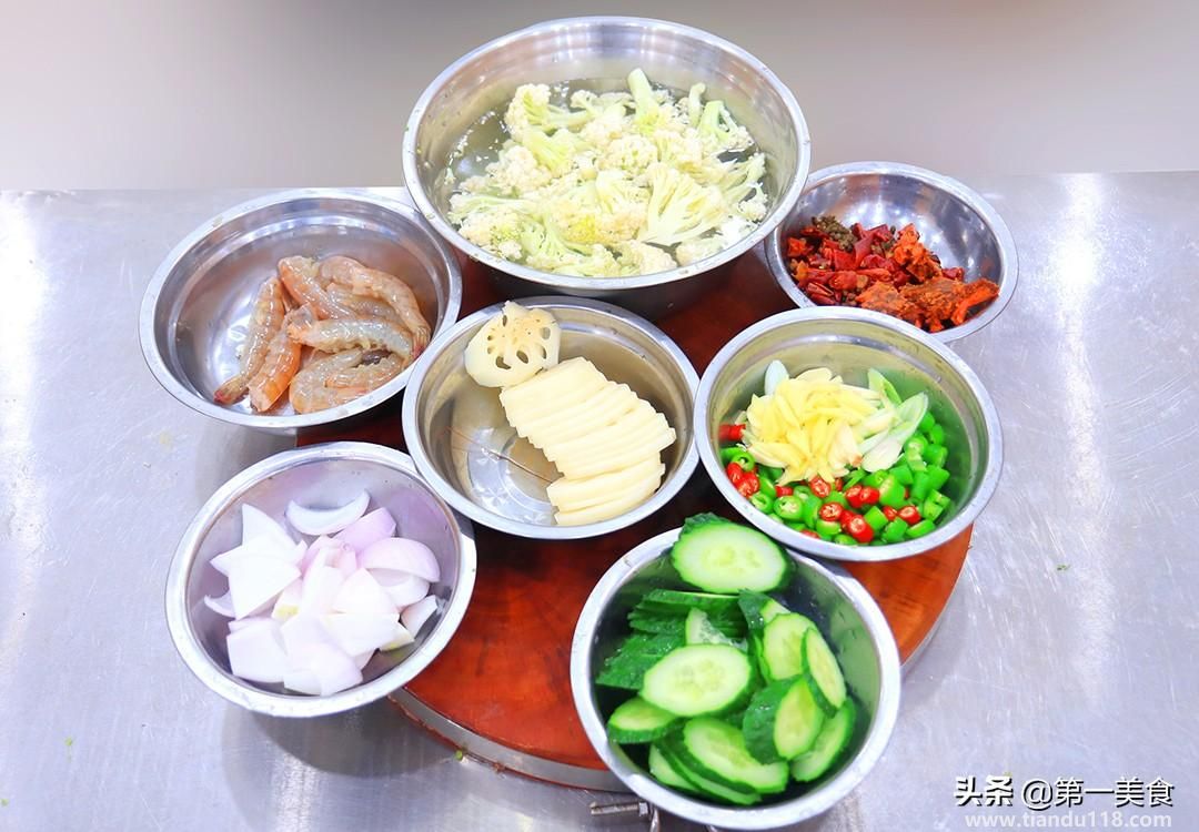 干鍋蝦的做法（干鍋蝦怎么做）(圖3)