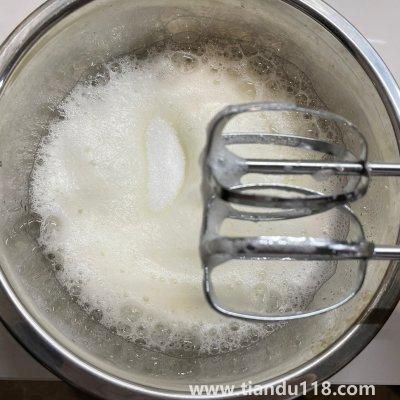 戚風(fēng)蛋糕的做法（戚風(fēng)蛋糕怎么做）(圖4)