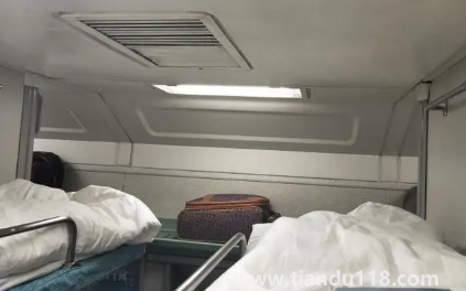 女生坐火車硬臥是上鋪好還是下鋪好20223