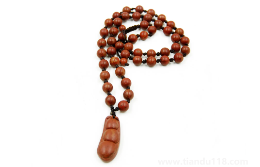 砭石項(xiàng)鏈的作用與功效3