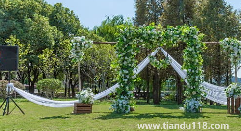 結(jié)婚早上6-7時(shí)出門(mén)過(guò)門(mén)是幾點(diǎn)1