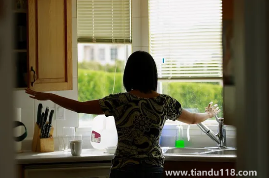 回潮天氣是開窗還是關(guān)窗1