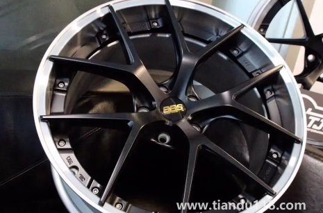 輪轂越大越好嗎2