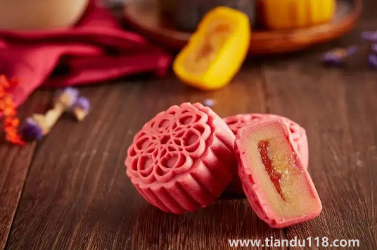 一個(gè)月餅的熱量相當(dāng)于幾塊披薩的熱量2