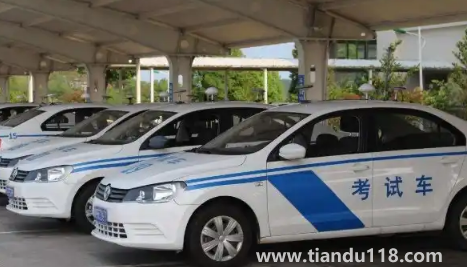 科三安全員小聲提醒會(huì)不會(huì)被發(fā)現(xiàn)（科三走后門(mén)怎樣讓過(guò)的）