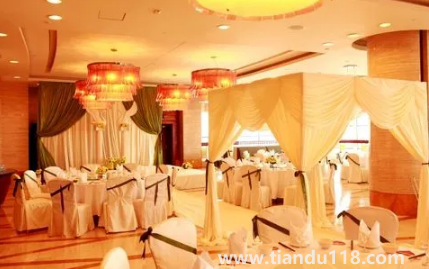 2022年上海10月份能辦婚宴嗎1