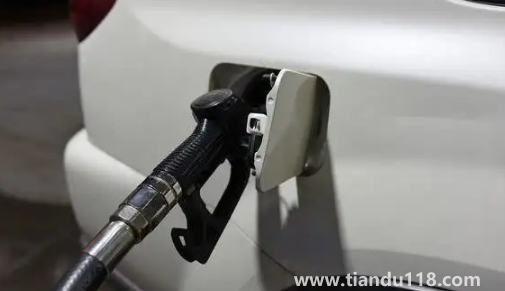 小汽車多少公里換機油最好2