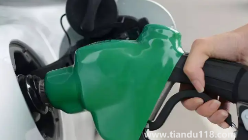 小汽車多少公里換機油最好3