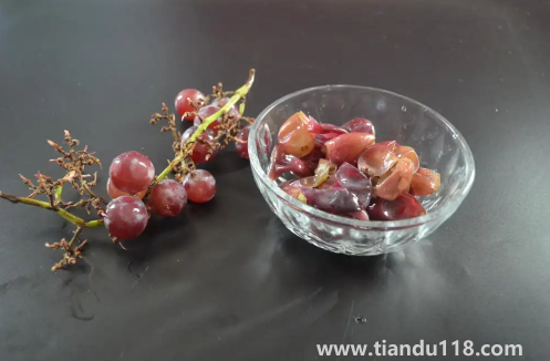 葡萄皮的功效與作用及食用方法（葡萄皮的吃法）