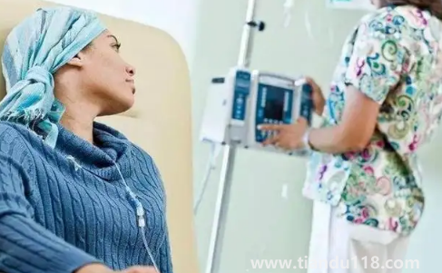化療會讓女人更快衰老嗎（化療是術(shù)前做好還是術(shù)后做好）