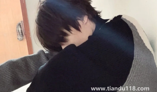 上班時間找你聊天的男生下班休息不聊2