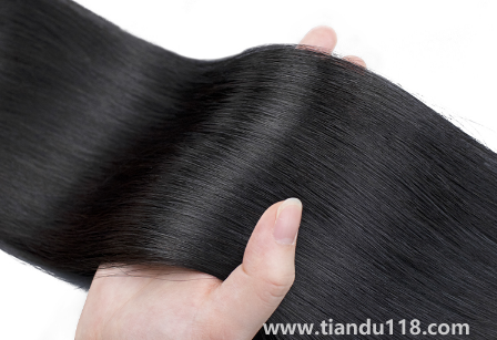 女生帶假發(fā)片帶高點還是低點好1