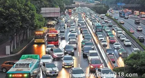 高速上扔東西會被拍到嗎3