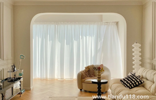 客廳不裝窗簾只裝紗好看嗎1