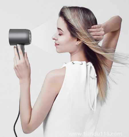 電吹風(fēng)有燒焦味還能用嗎2