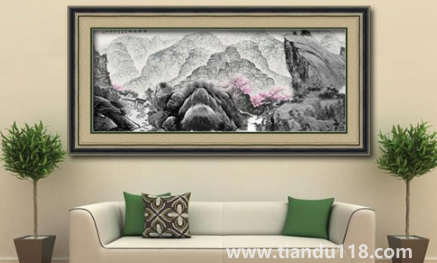 中式客廳沙發(fā)背景墻掛牡丹可以嗎3