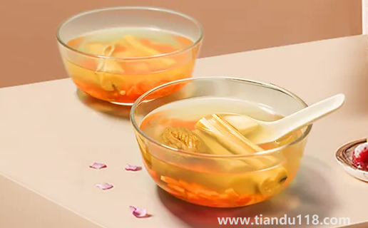 甘蔗和冰糖一起煮水的功效與作用1