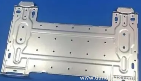 外面風(fēng)大空調(diào)內(nèi)機(jī)為什么咚咚響3