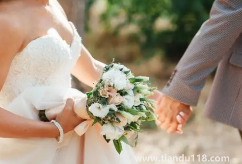 女生回門一定要穿紅色衣服嗎2