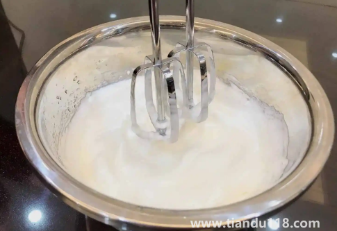 蛋清打出來(lái)的奶油能直接吃嗎3