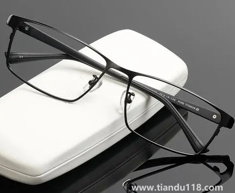 只知道度數(shù)可以網(wǎng)上配眼鏡嗎1