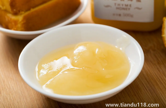 蜂蜜冬天結(jié)晶后到夏天能化嗎（能結(jié)晶的蜂蜜就是真的嗎）