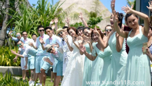 伴娘服是新娘買還是自己買2