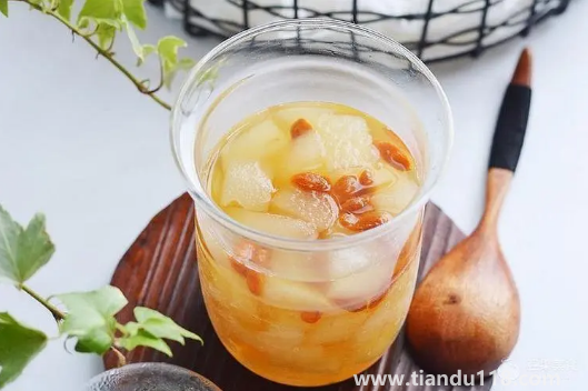 雪梨可以和姜片一起熬水喝嗎（雪梨加姜片怎么煮水）