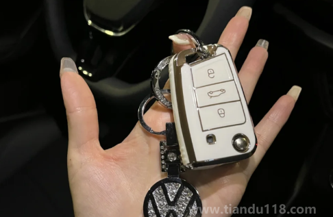 車(chē)鑰匙和衣服一起洗了還能用嗎（車(chē)鑰匙壞了去哪里修）