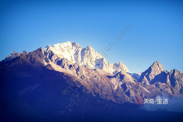 爬玉龍雪山可以戴隱形嗎
