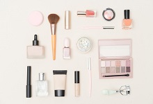 化妝搓泥是什么原因 上妝搓泥補(bǔ)救方法